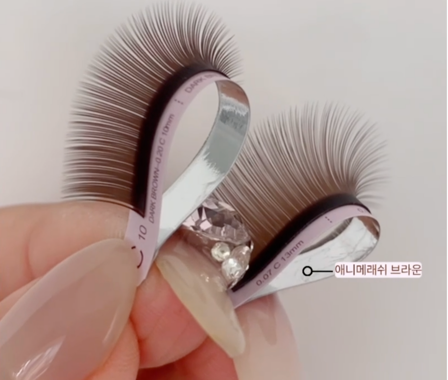 Korean High Quality 0.07mm Spiky Anime Lashes Eyelash Extensions Professional J JC C CC LJ LB LC D Curls Loose Base Camellia Lash Upper Top Lash Black and Brown